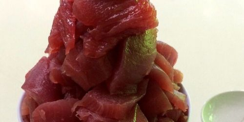 なんじゃこりゃ！的マグロ丼（鶴亀屋食堂）